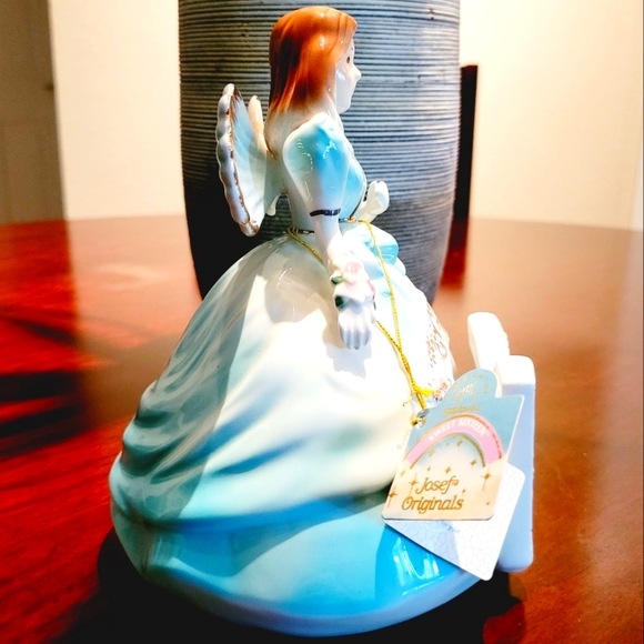 Sweet Sixteen - Picture 3 of 8